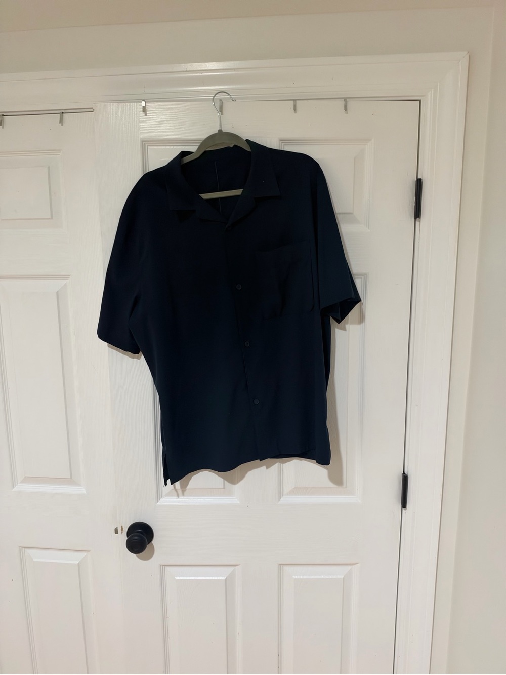 lululemon athletica Men's Dark Navy Short-Sleeve Button-Down Shirt